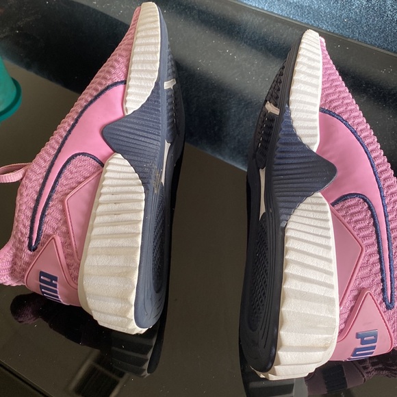 PUMA size 6.5 lavender Color - Picture 5 of 6